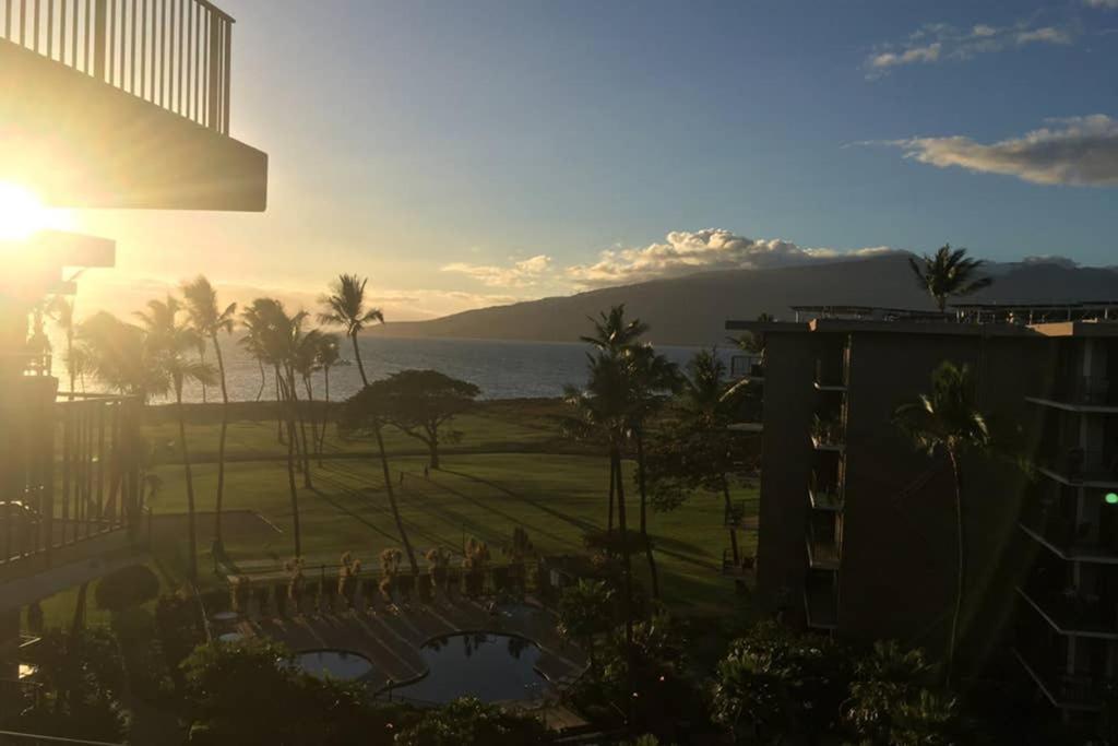 Oceanfront Penthouse With Amazing Views At Kauhale Makai Apartment Kihei Luaran gambar